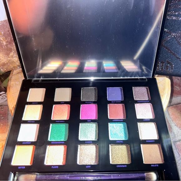 Urban Decay Vice 4 Eyeshadow Palette - Picture 4 of 6